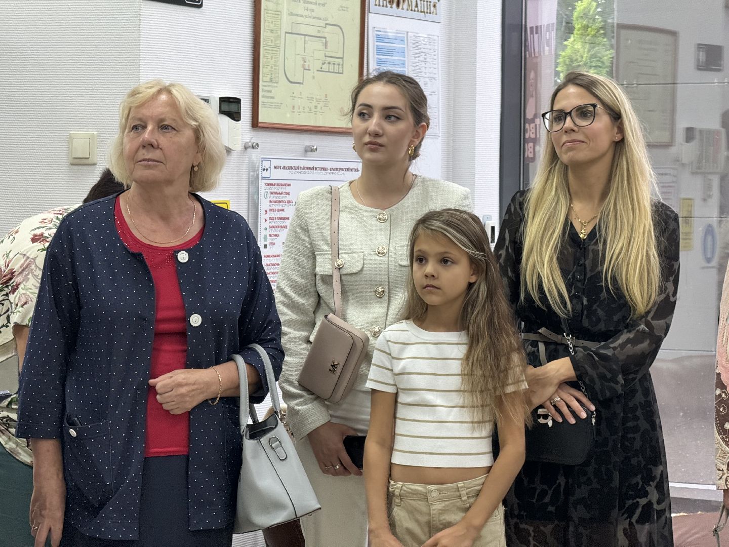 выставка, открытие выставки, заслуженный художник, культура,