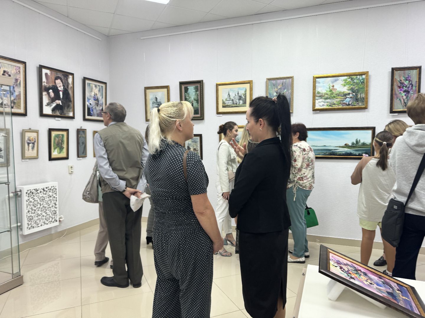 выставка, открытие выставки, заслуженный художник, культура,