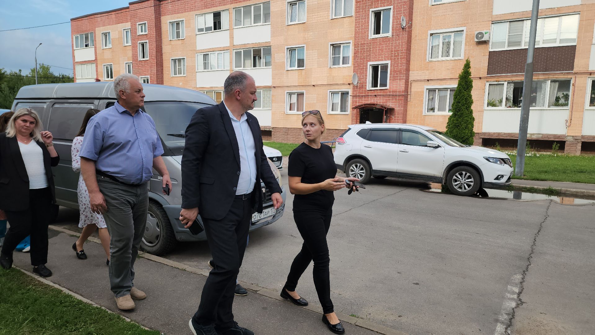 кашира, обход территорий, жк березовая роща, уборка территорий, футбольная площадка,