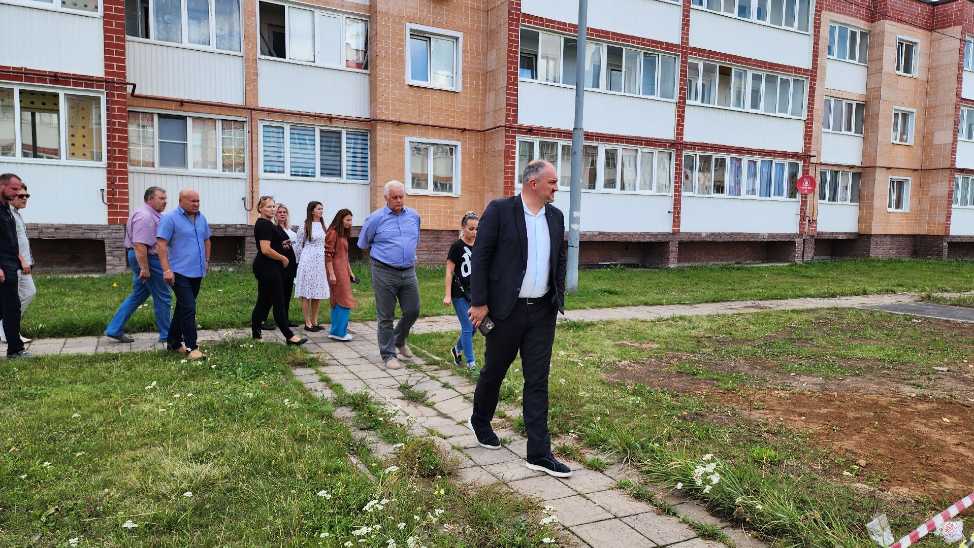 кашира, обход территорий, жк березовая роща, уборка территорий, футбольная площадка,