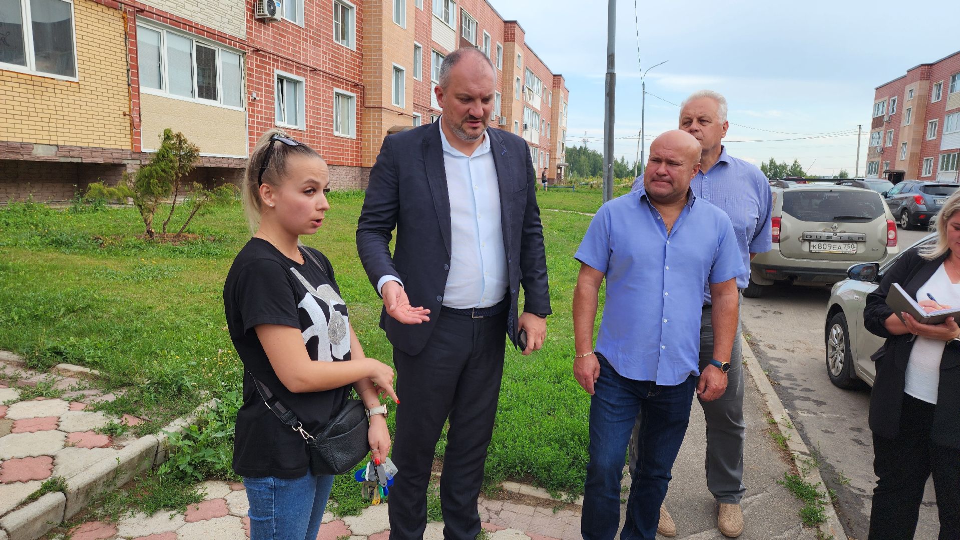 кашира, обход территорий, жк березовая роща, уборка территорий, футбольная площадка,