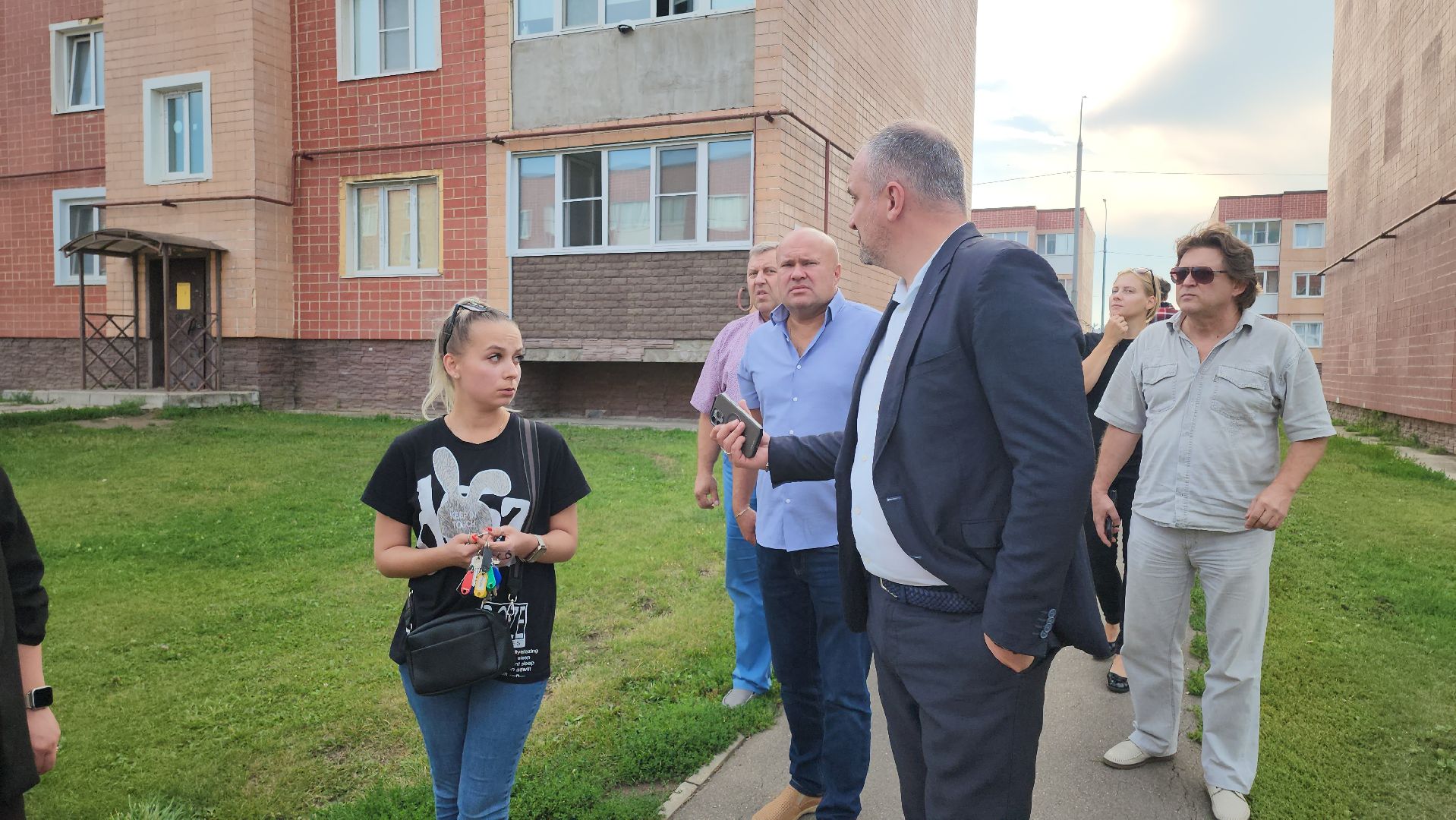 кашира, обход территорий, жк березовая роща, уборка территорий, футбольная площадка,