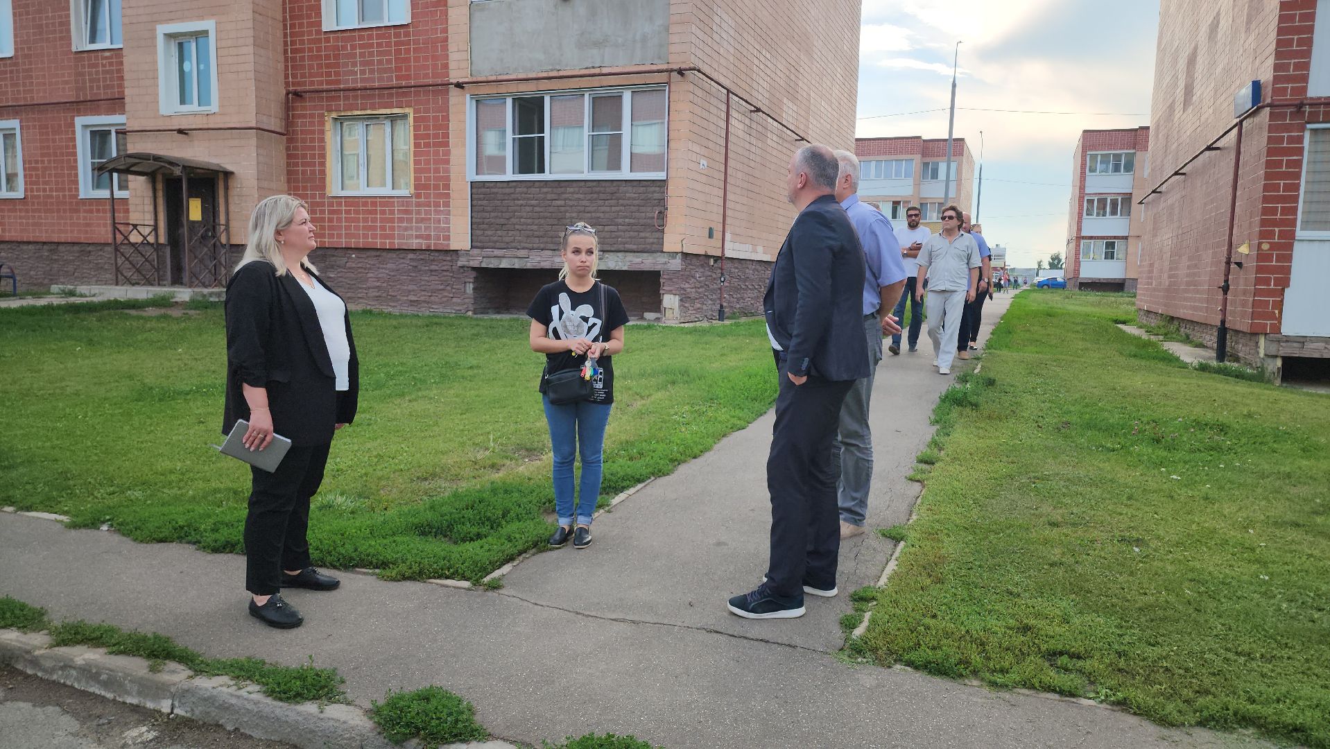 кашира, обход территорий, жк березовая роща, уборка территорий, футбольная площадка,