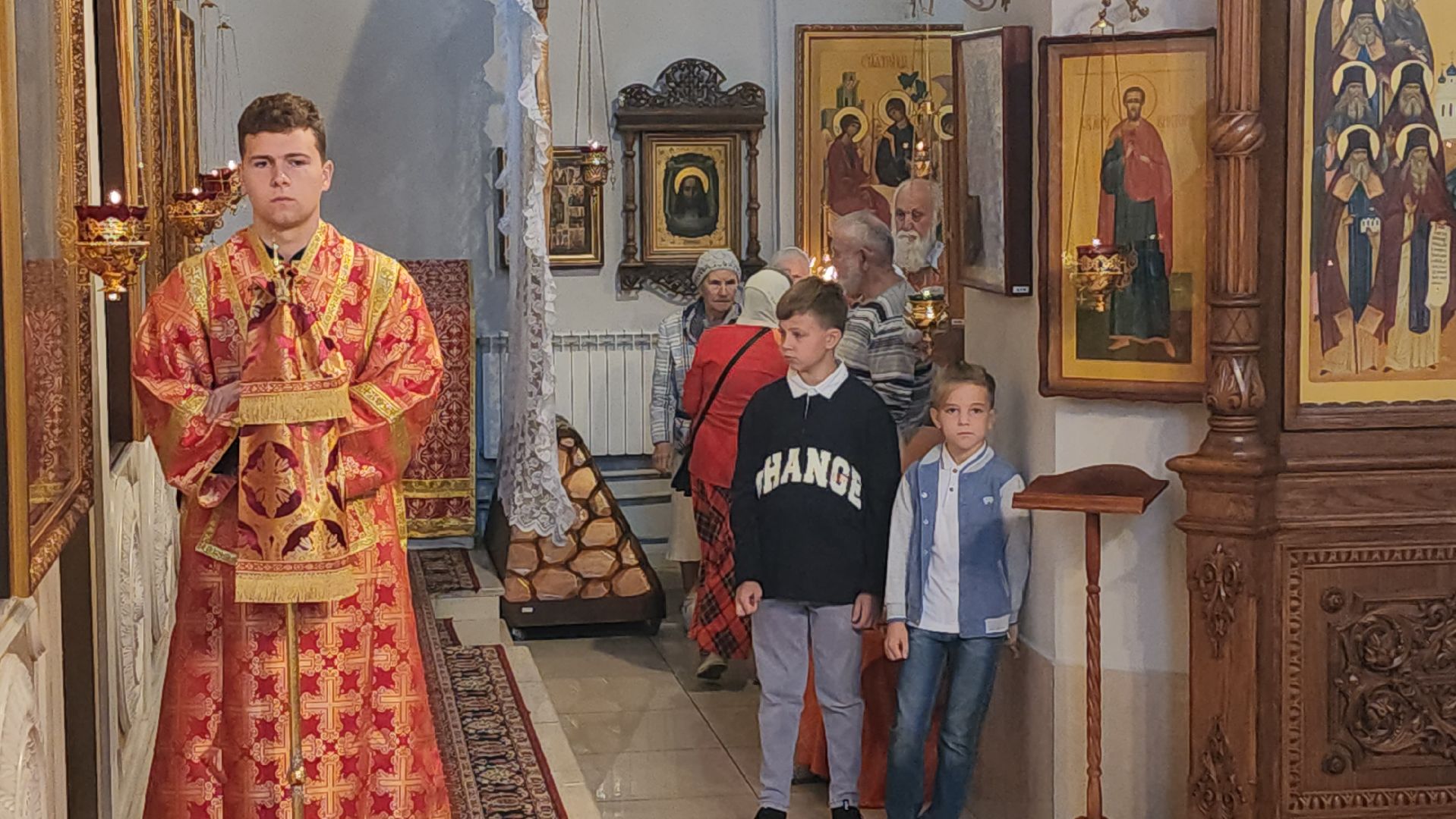 митрополит Куритицкий и Коломенский Павел, литургия, борис аубакиров, Преображенский храм, визит,