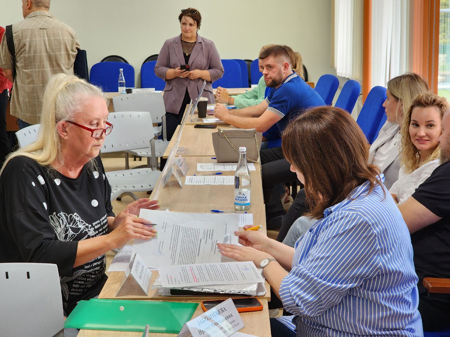 Чехов, поселок Столбовая, деревня Змеевка, выездная администрация, встреча с жителями, обращения граждан, железнодорожный переезд, заторы, пробки, 283 км,