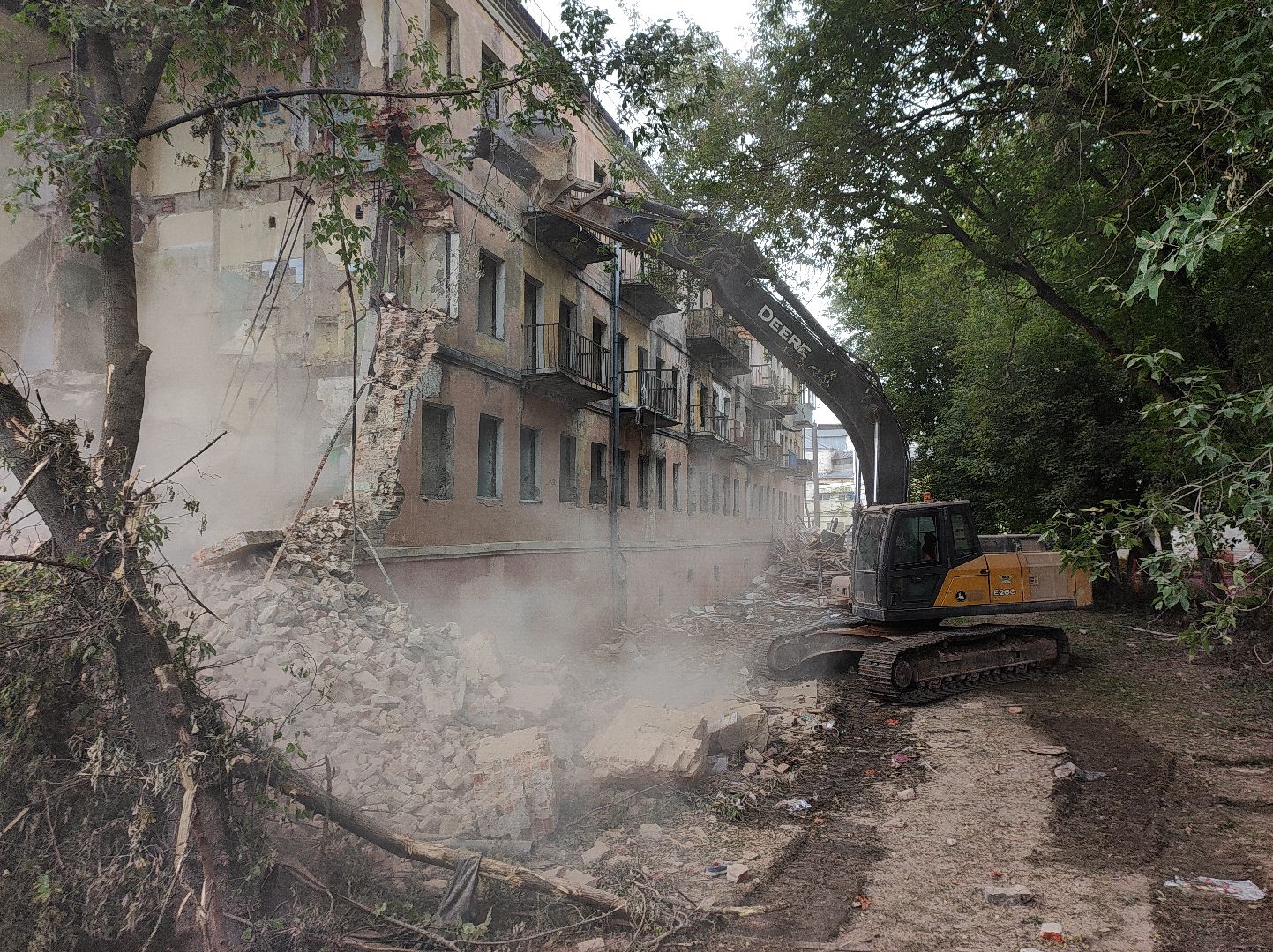снос здания, аварийное жилье, аварийный дом, мытищи,
