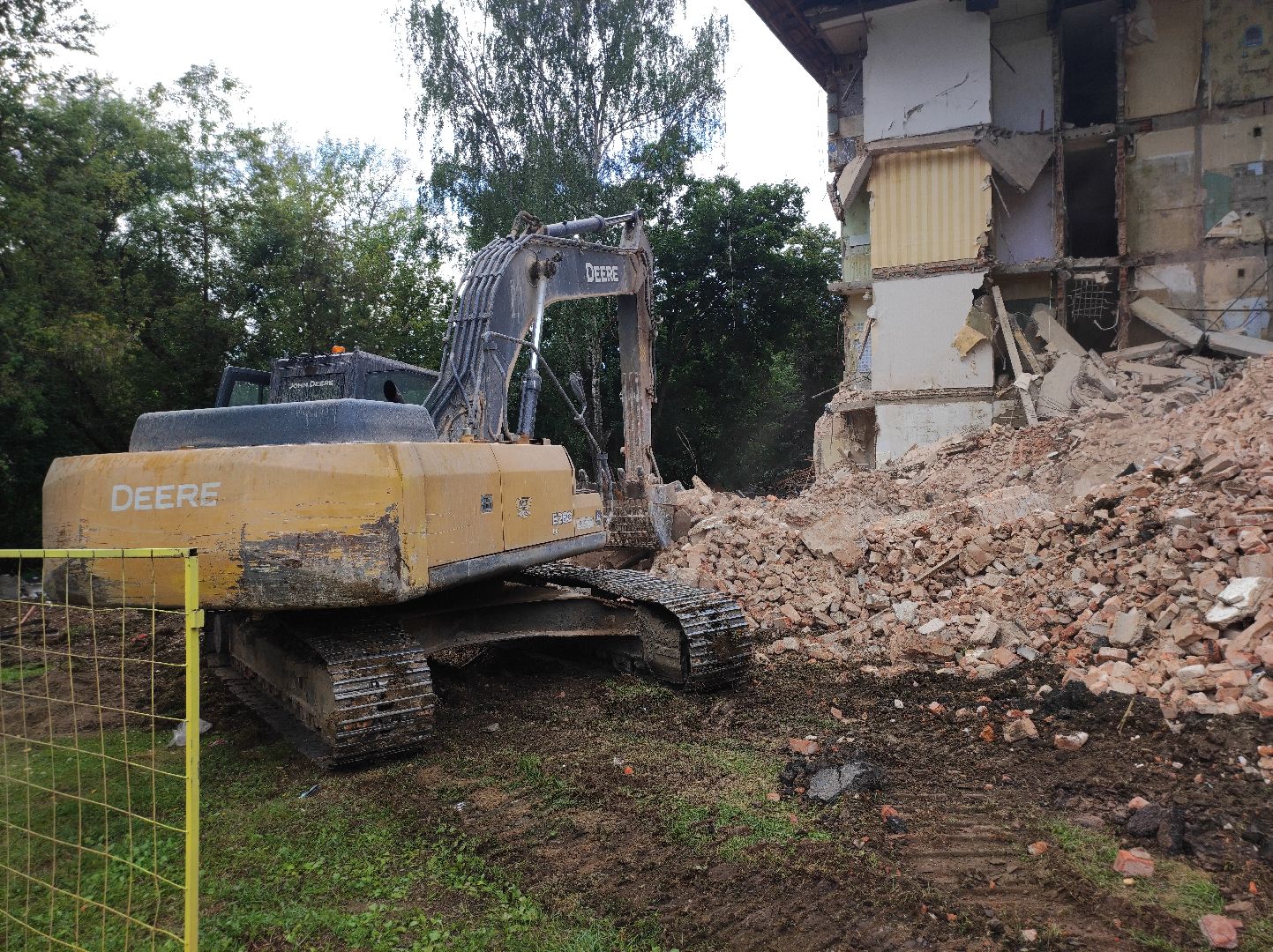 снос здания, аварийное жилье, аварийный дом, мытищи,