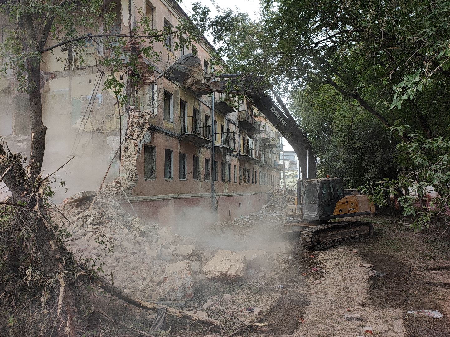 снос здания, аварийное жилье, аварийный дом, мытищи,