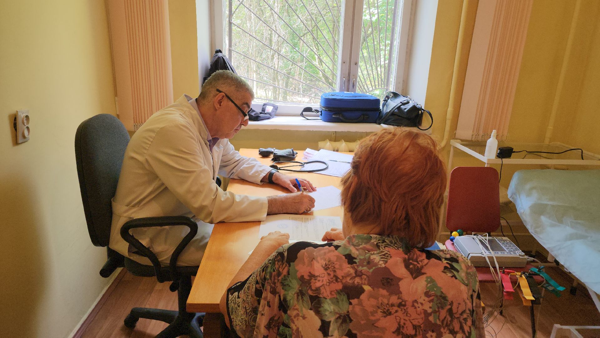 Врачи, Лобня, прием врача,