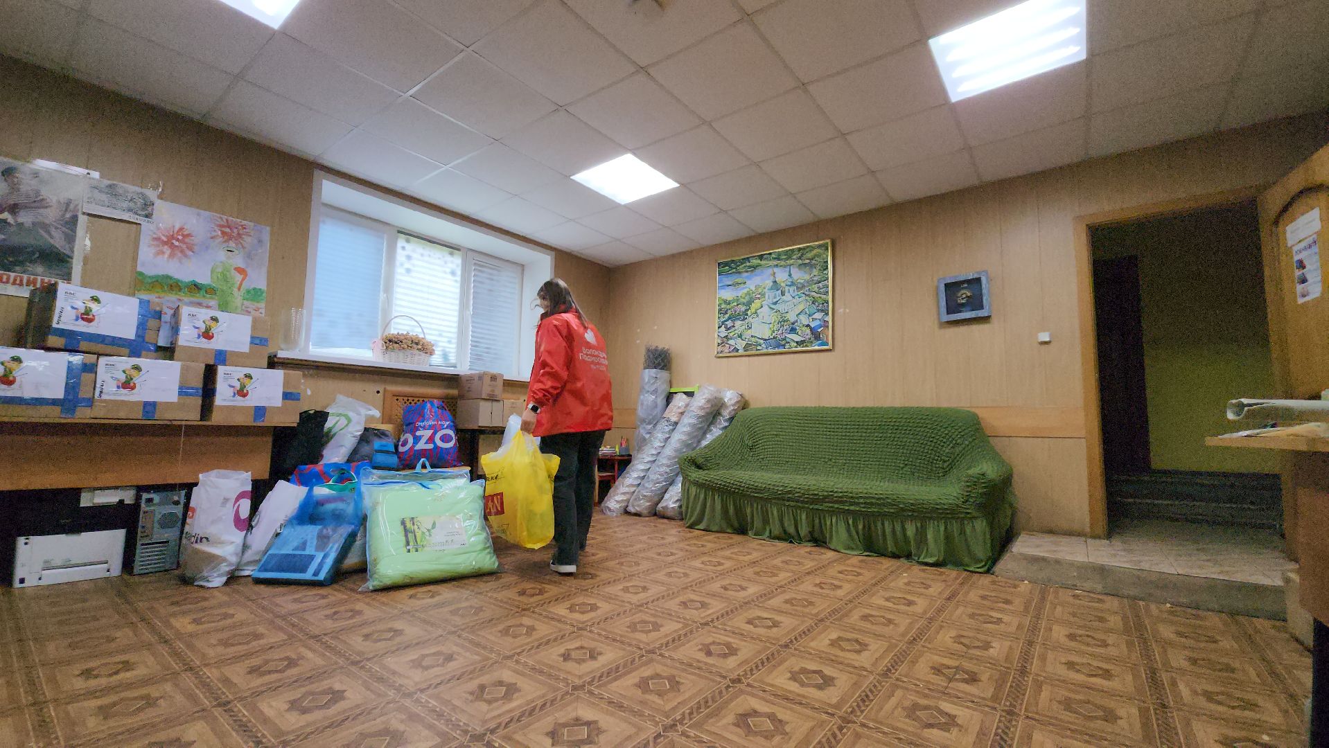 гуманитаная помощь, Лобня, волонтеры подмосковья,