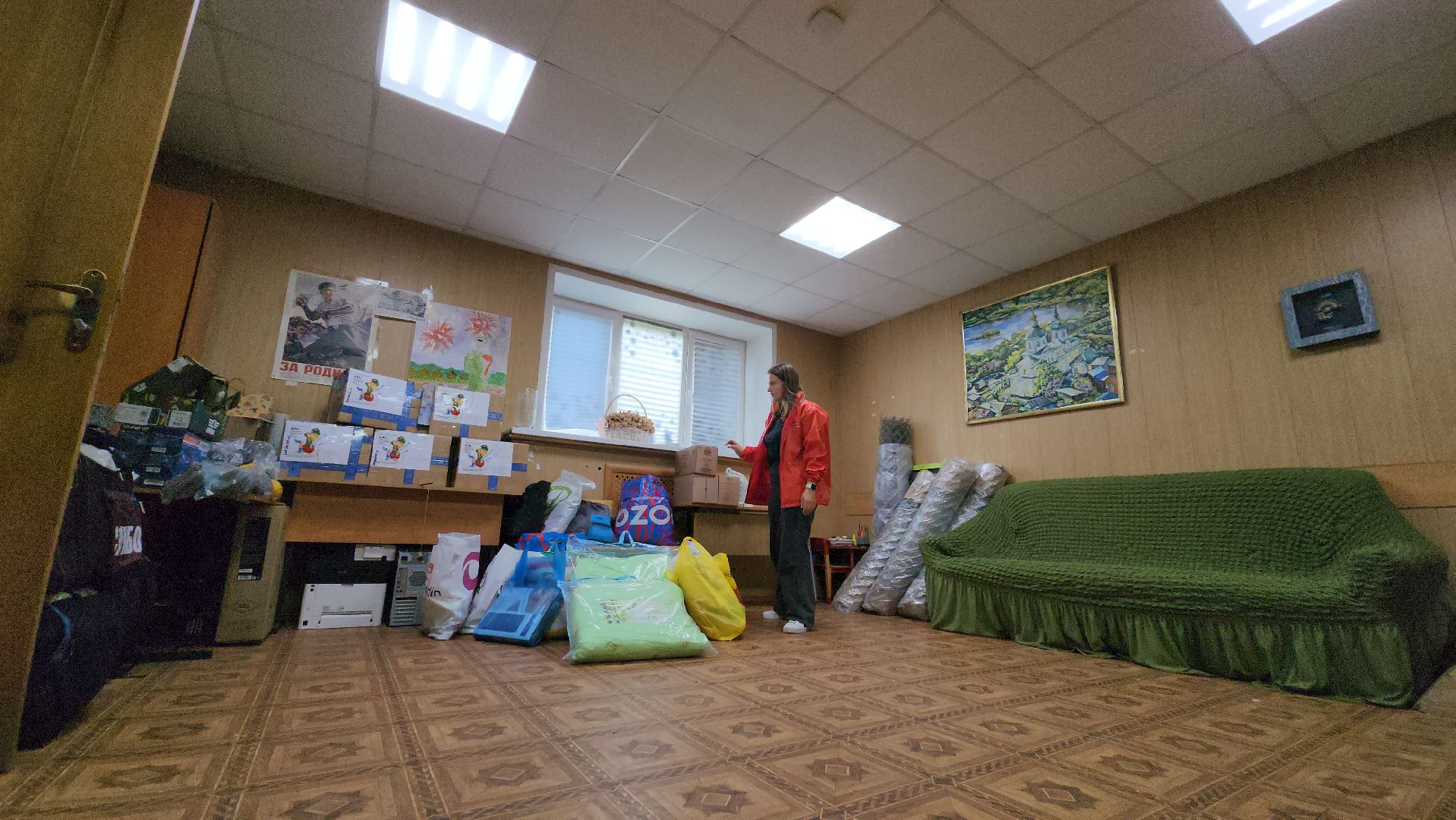 гуманитаная помощь, Лобня, волонтеры подмосковья,