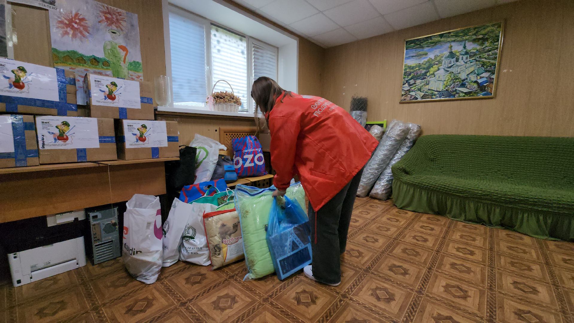 гуманитаная помощь, Лобня, волонтеры подмосковья,