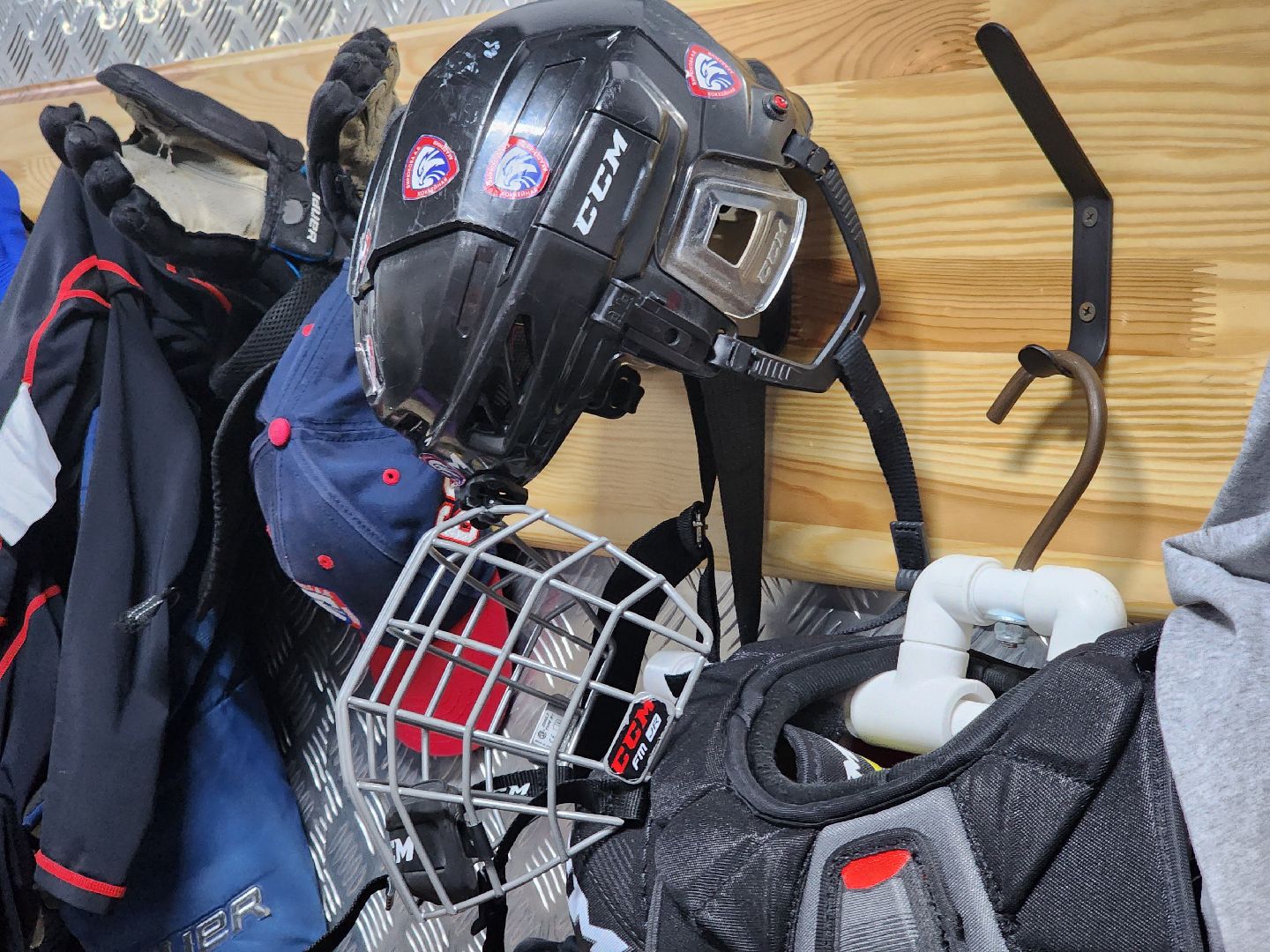 фск салют, ледовая арена, капитальный ремонт, разметка поля,