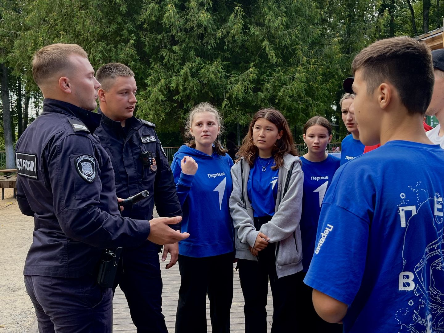 зарядка со стражем порядка, полицейские, движение первых наро-фоминск, центральный парк наро-фоминска,