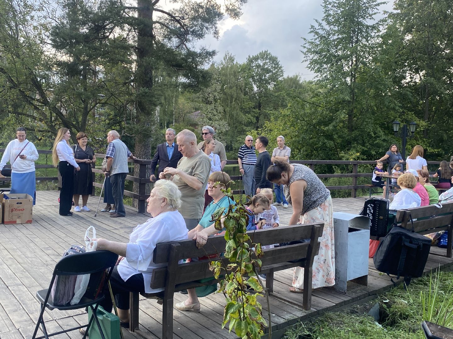 праздник двора, цветной бульвар власиха, благоустройство территории, чествование юбиляров, клумбы у домов,