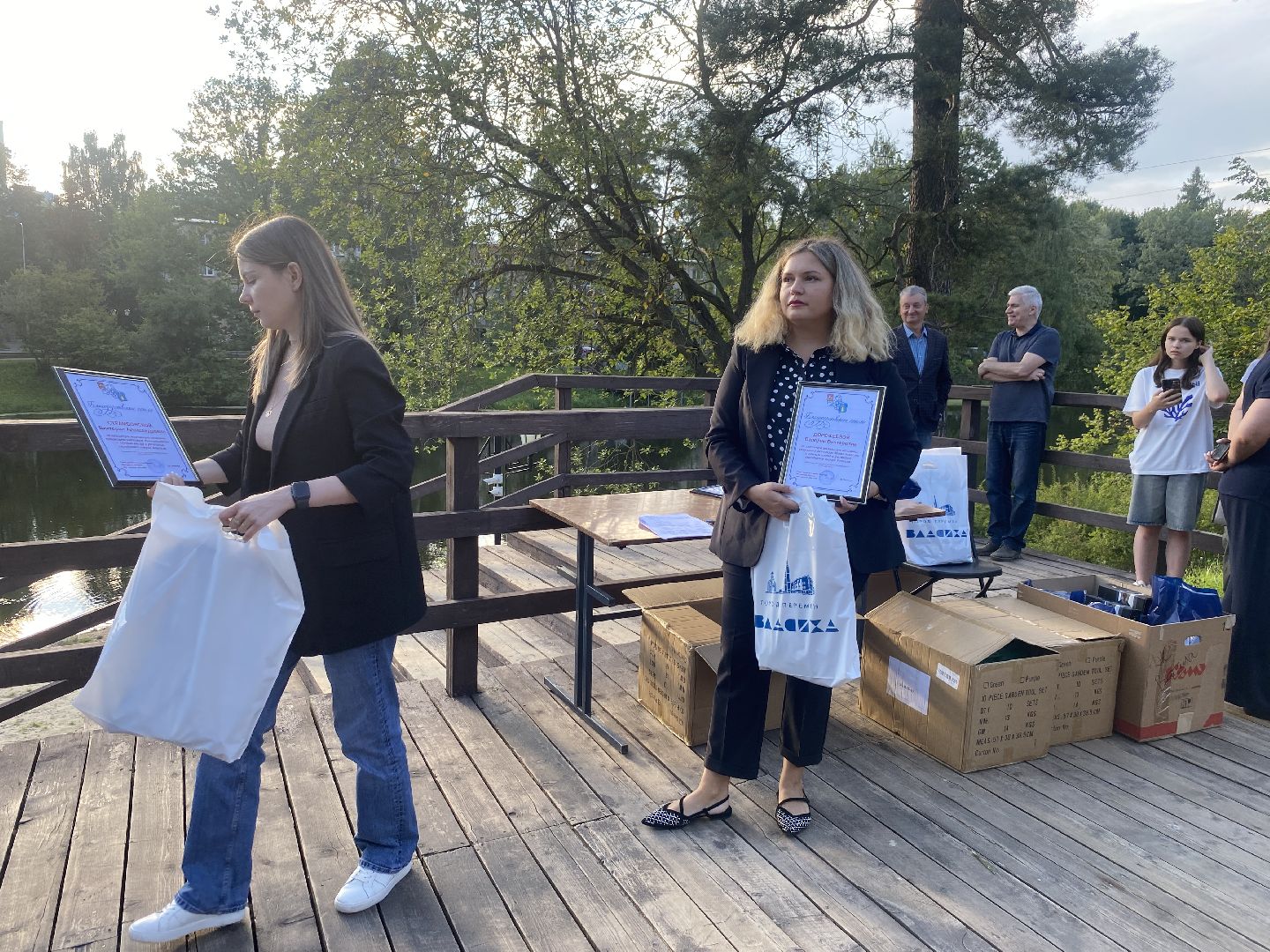 праздник двора, цветной бульвар власиха, благоустройство территории, чествование юбиляров, клумбы у домов,