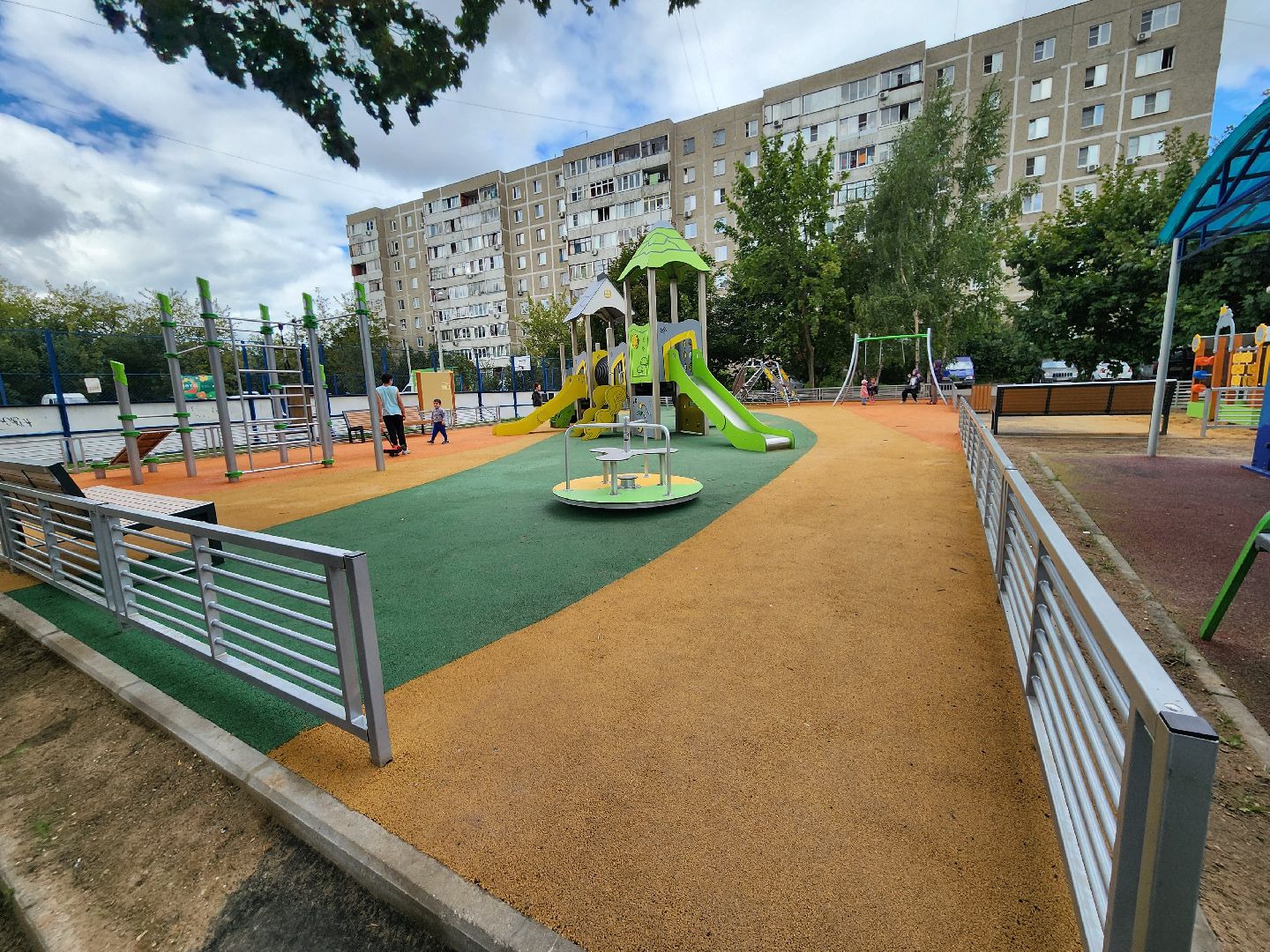 благоустройство в ленинском округе, новая детская площадка в видном, комплексное благоустройство, кбдт на школьной 83, комплексное благоустройство дворовых территорий, ленинский городской округ,