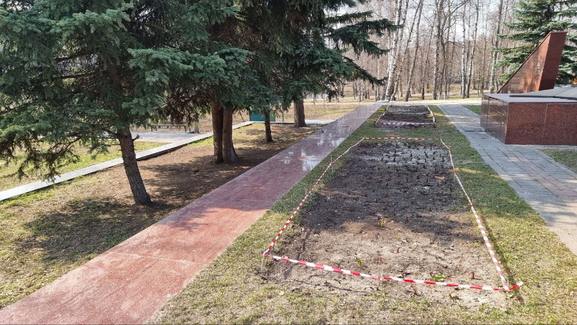 благоустройство, Дзержинский, уборка, сквер Победы