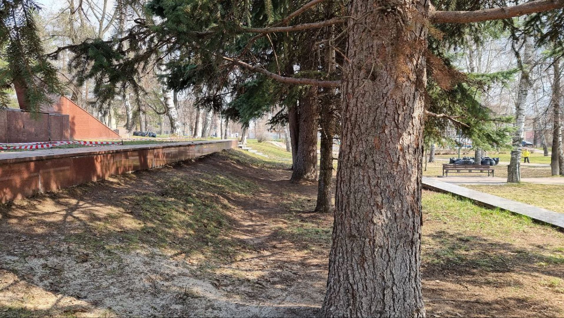 благоустройство, Дзержинский, уборка, сквер Победы