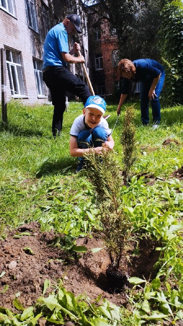 ивантеевка, высадка деревьев, дети с овз, дети с особенностями развития, акция, благотворительая акция,центр социального обслуживания,