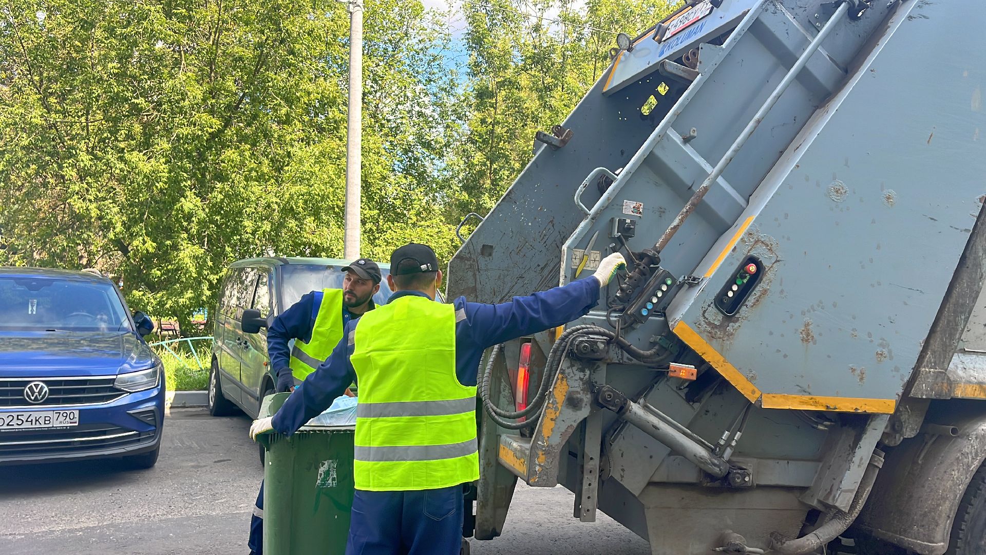 вывоз мусора, вывоз отходов,