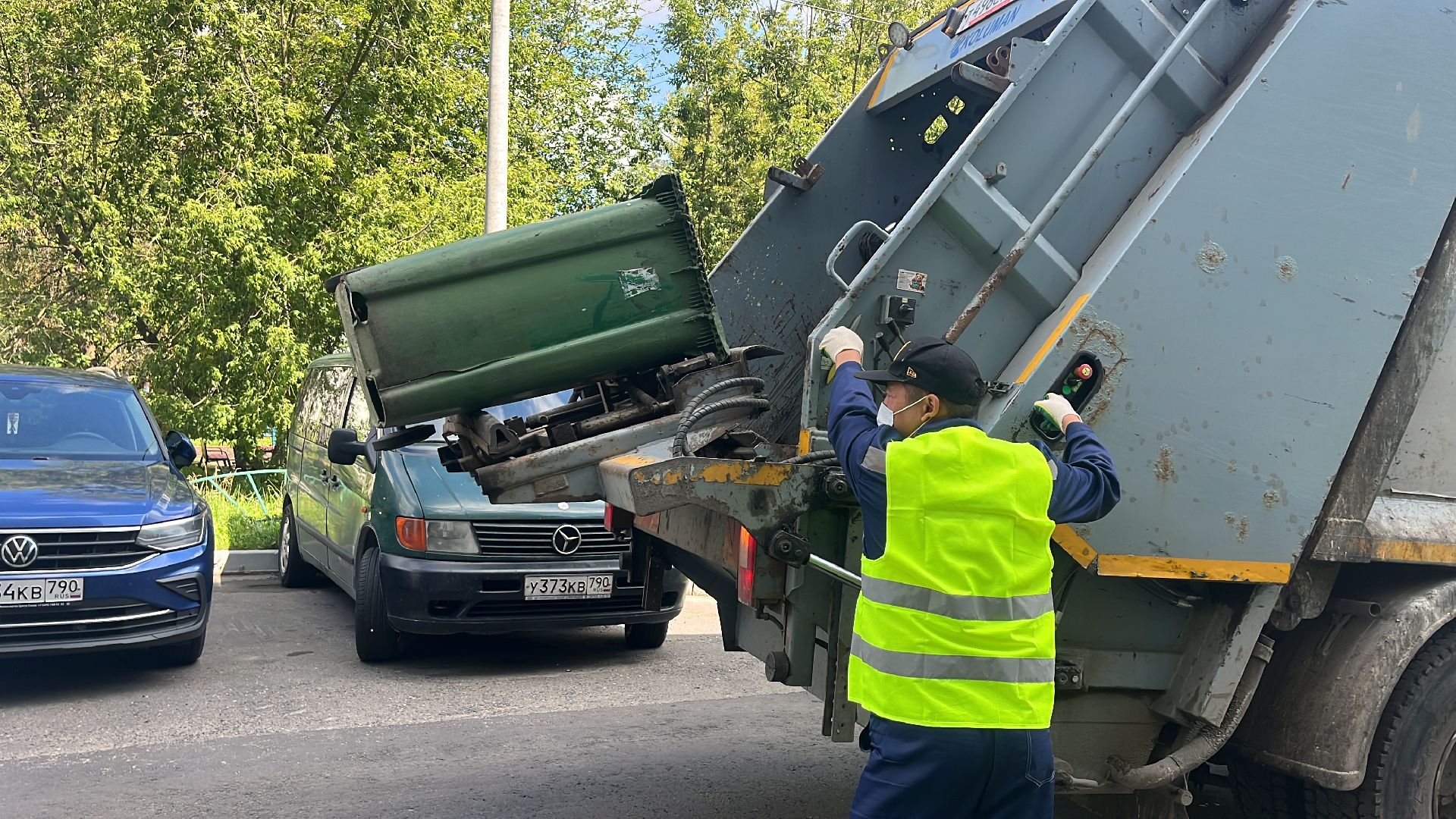 вывоз мусора, вывоз отходов,