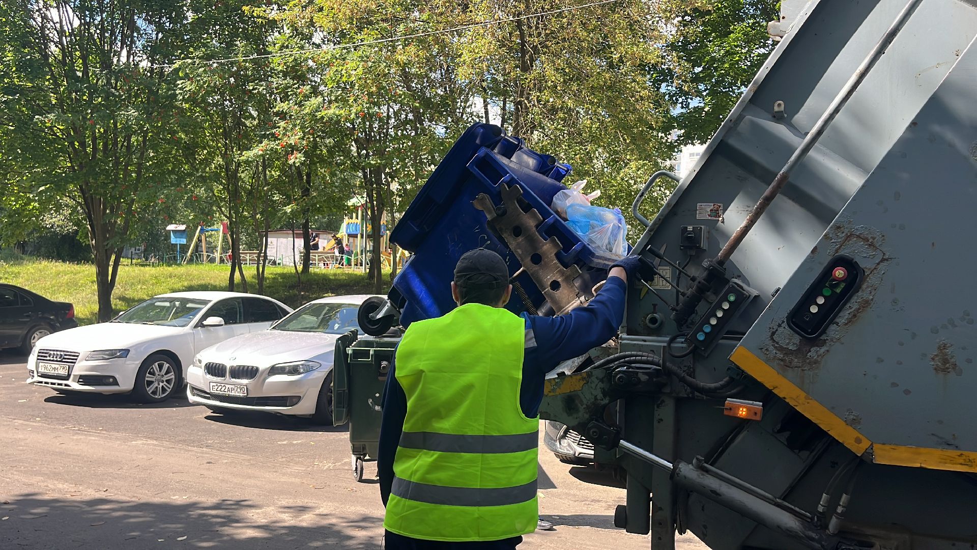 вывоз мусора, вывоз отходов,