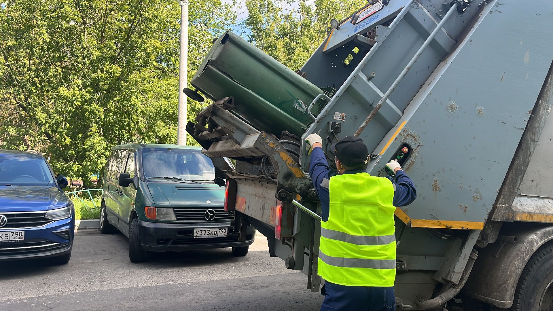 вывоз мусора, вывоз отходов,