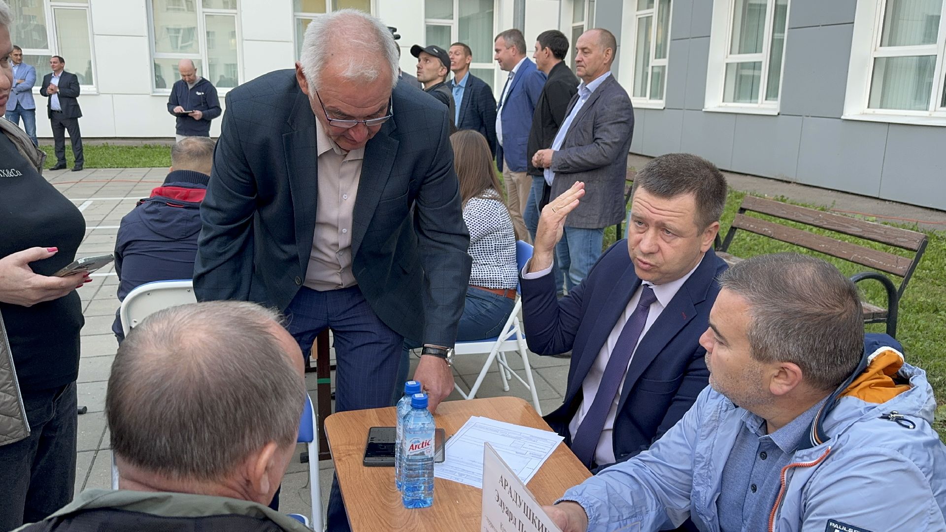 выездная администрация, глава ленинского городского округа, реконструкция детской площадки, жители ленинского округа,