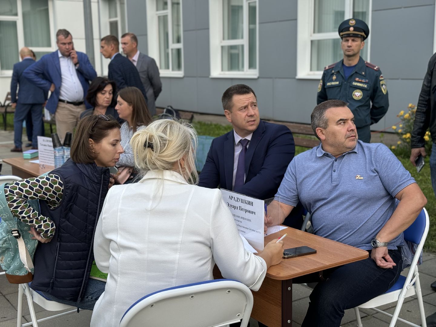 выездная администрация, глава ленинского городского округа, реконструкция детской площадки, жители ленинского округа,