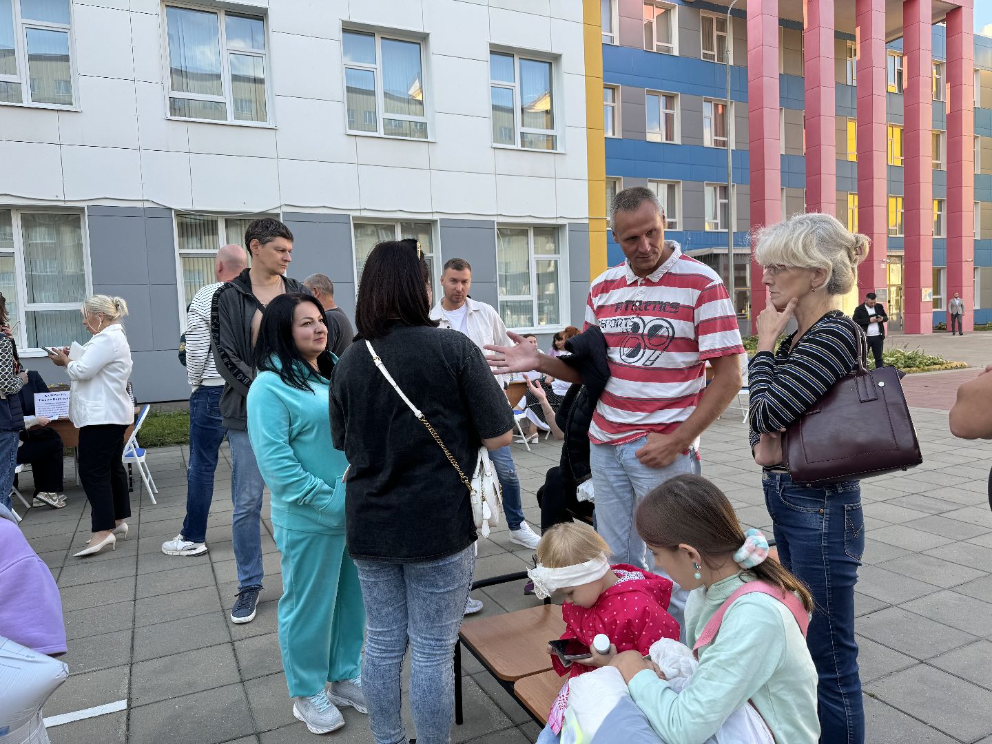 выездная администрация, глава ленинского городского округа, реконструкция детской площадки, жители ленинского округа,