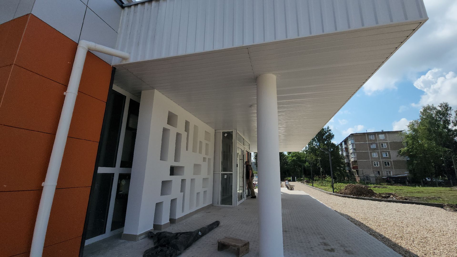 серпухов, улица космонавтов, школа 16, капитальный ремонт, входная группа,