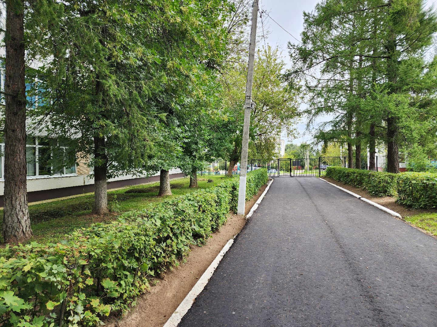 Чехов, школа 8, благоустройство, входная группа, дворовая территория, пешеходная дорожка, система Безопасный регион,