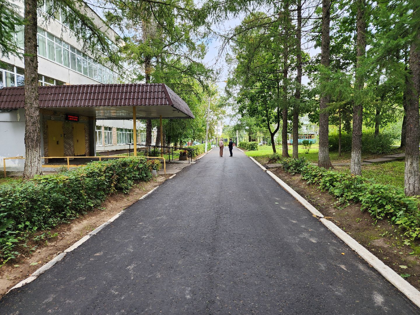 Чехов, школа 8, благоустройство, входная группа, дворовая территория, пешеходная дорожка, система Безопасный регион,