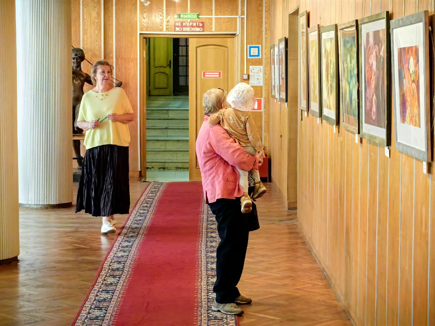 выставка картин, Дом космонавтов, художница, цветы, звездный городок,