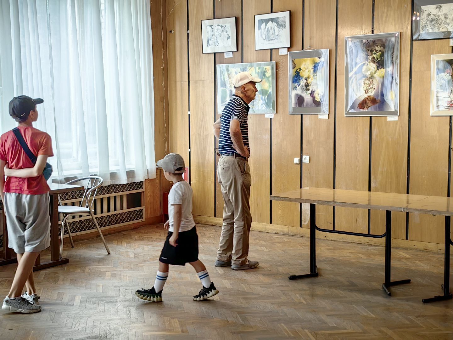 выставка картин, Дом космонавтов, художница, цветы, звездный городок,