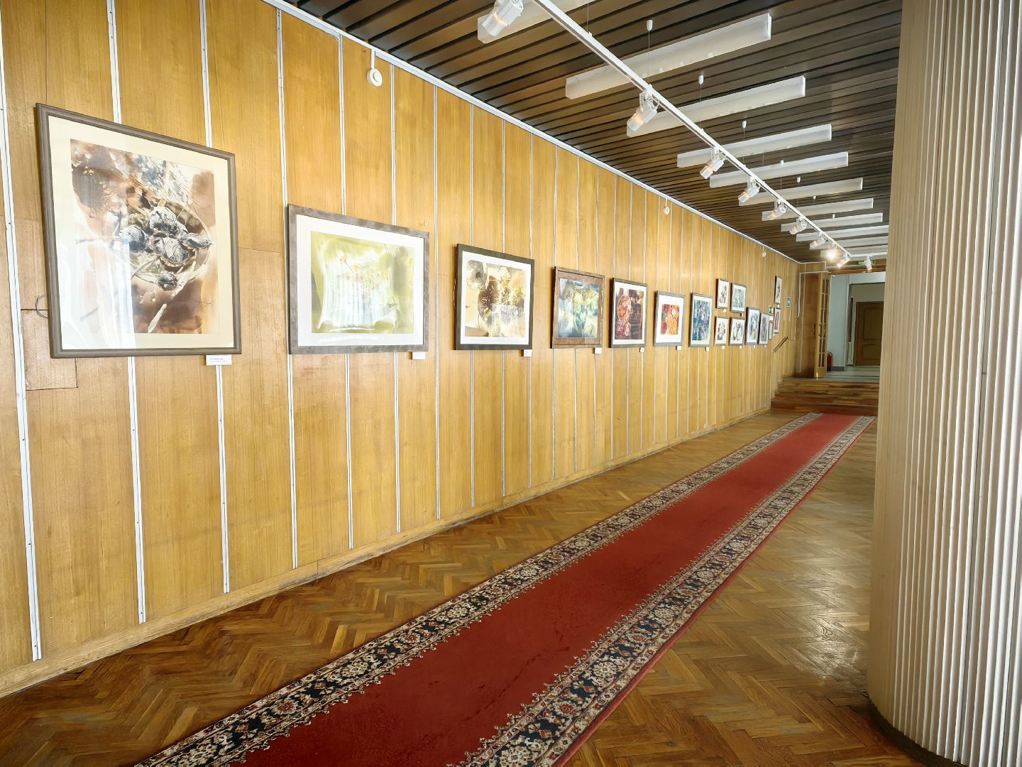 выставка картин, Дом космонавтов, художница, цветы, звездный городок,