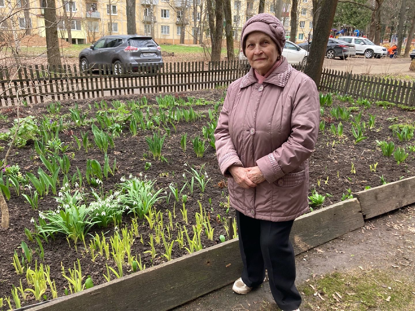 Солнечногорск, перемены, цветы, весна, пенсионерка