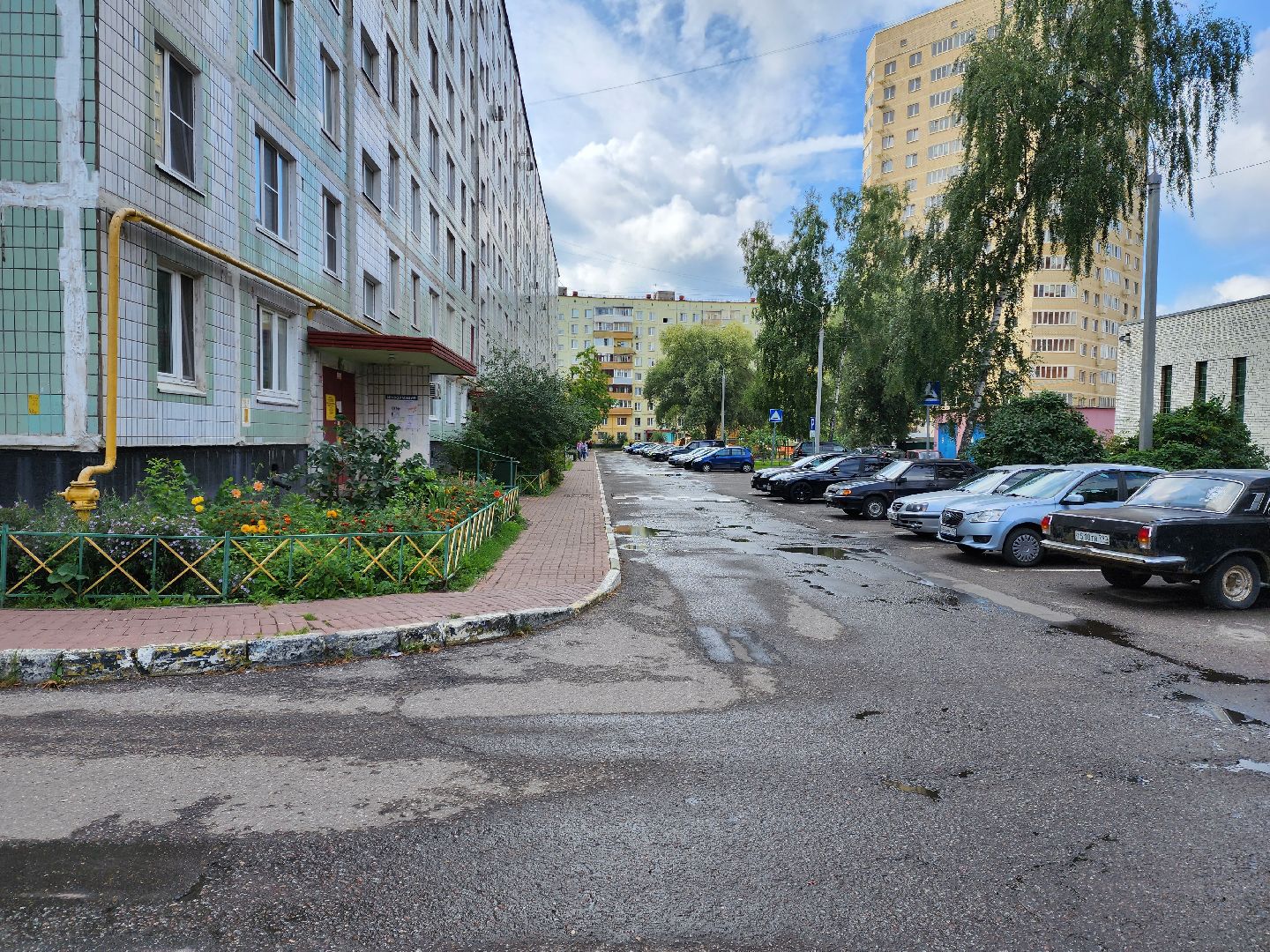 раменское, дороги, новые дорожные знаки у дома 19 на улице красноармейской,