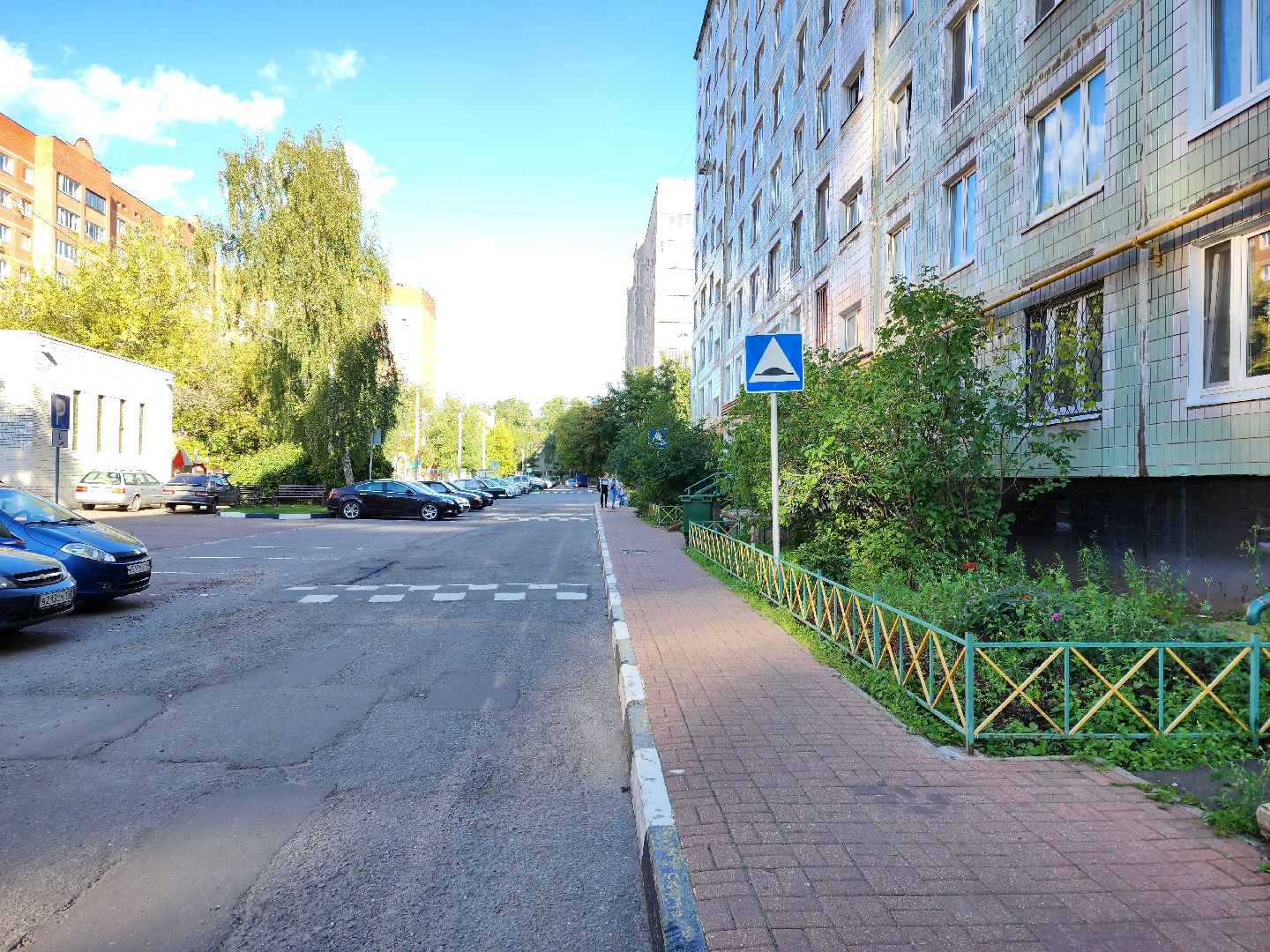 раменское, дороги, новые дорожные знаки у дома 19 на улице красноармейской,