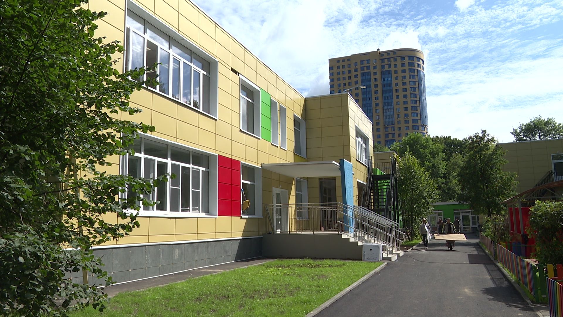 Реутов, образование, капитальный ремонт, стены, окна, пол, потолок,