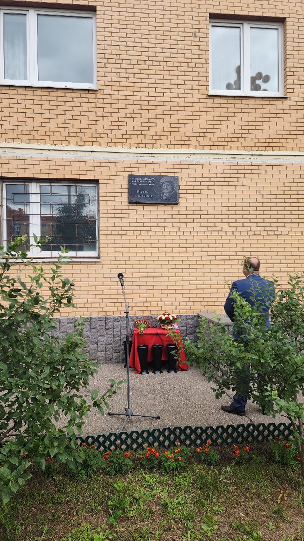 Александр Крутов, заслуженный летчик-испытатель рф, герой россии, мемориальная доска, митинг, ЛИИ, Школа летчиков-испытателей,