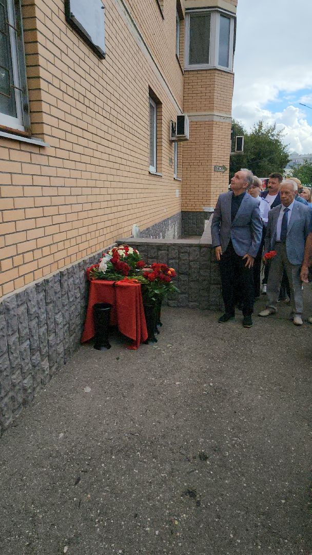 Александр Крутов, заслуженный летчик-испытатель рф, герой россии, мемориальная доска, митинг, ЛИИ, Школа летчиков-испытателей,