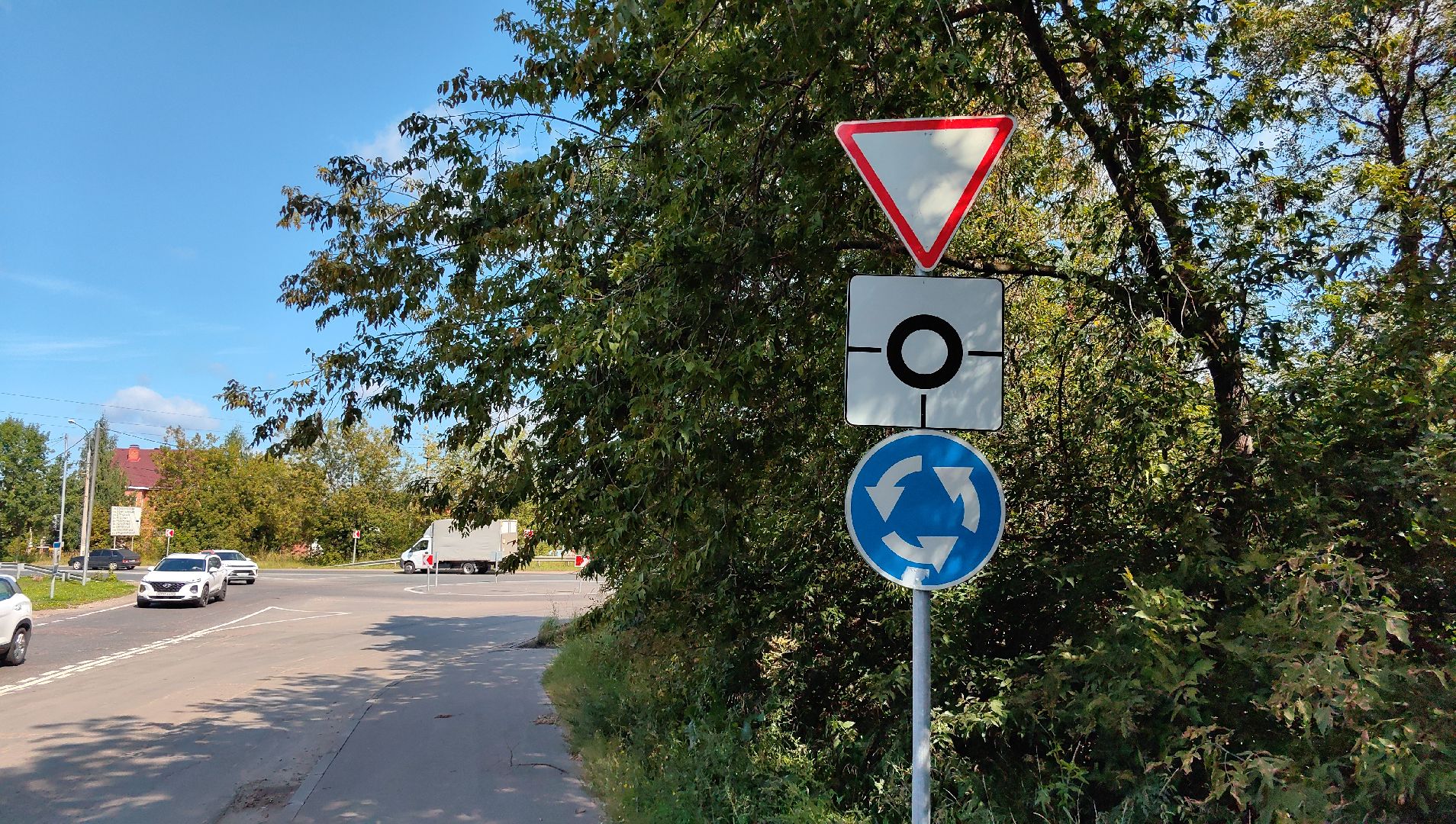 круговое движение, перекрёсток, дтп, автобусная остановка, автомобилисты, щёлково,