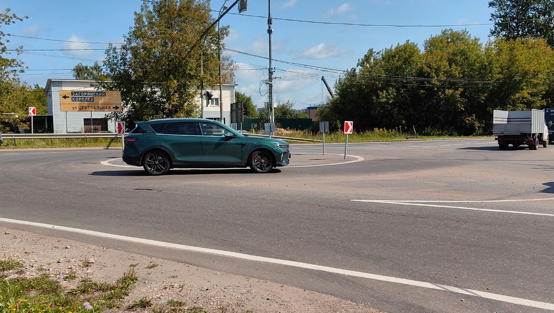 круговое движение, перекрёсток, дтп, автобусная остановка, автомобилисты, щёлково,