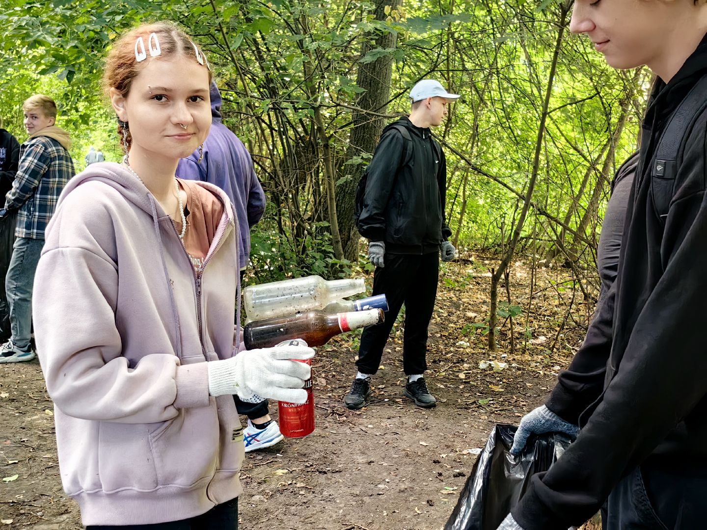 трудовые бригады, уборка территории, мешки мусора, подростки, прибрежные зоны, щёлково,