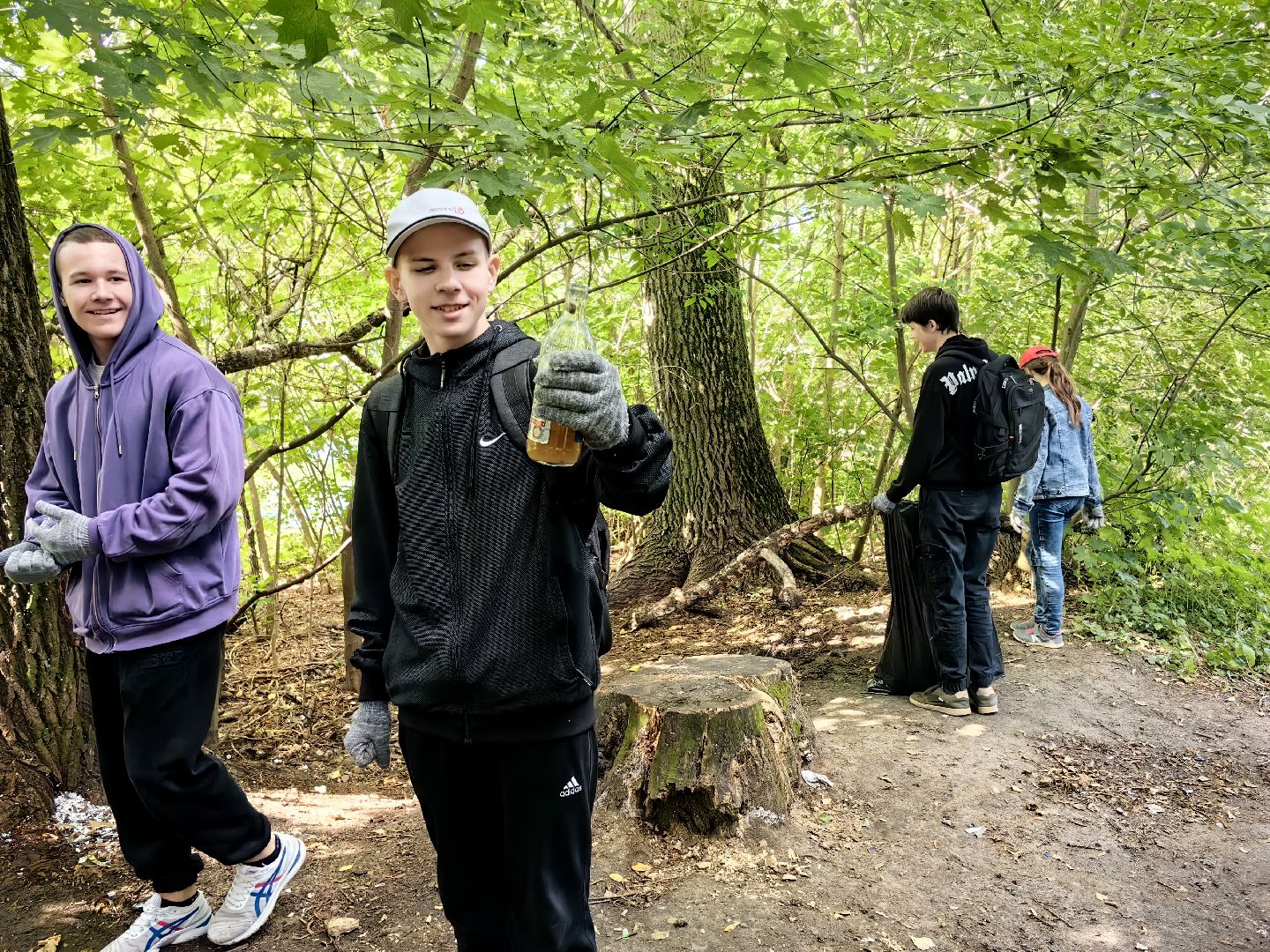 трудовые бригады, уборка территории, мешки мусора, подростки, прибрежные зоны, щёлково,