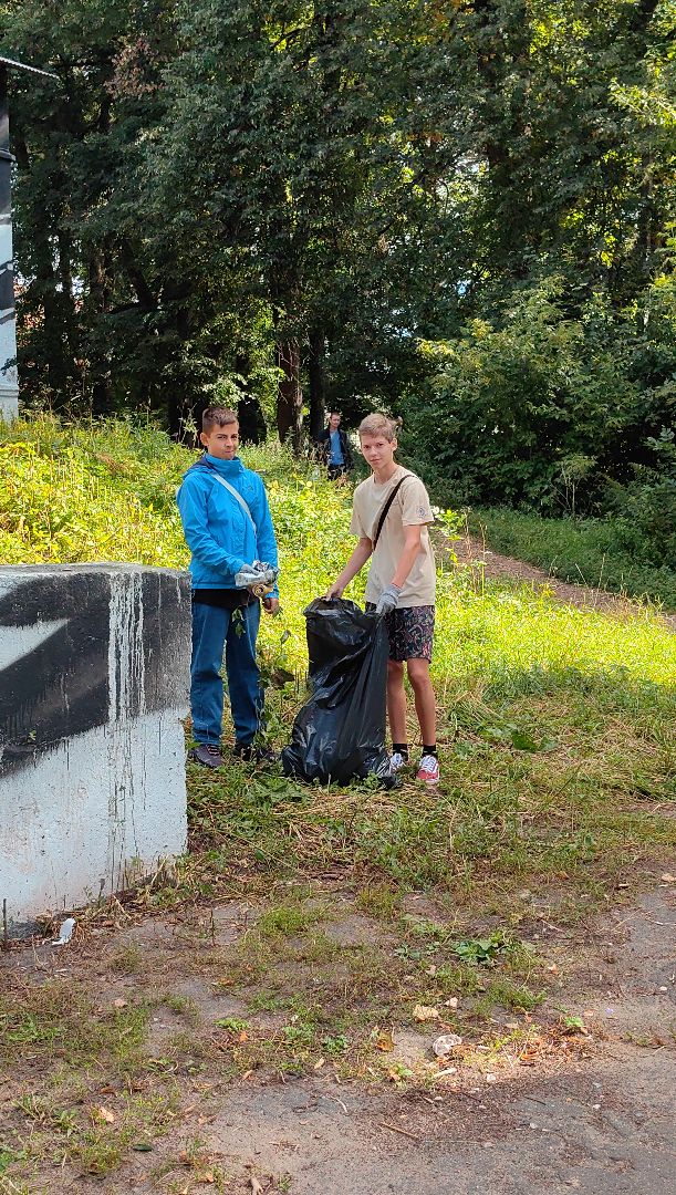 трудовые бригады, уборка территории, мешки мусора, подростки, прибрежные зоны, щёлково,