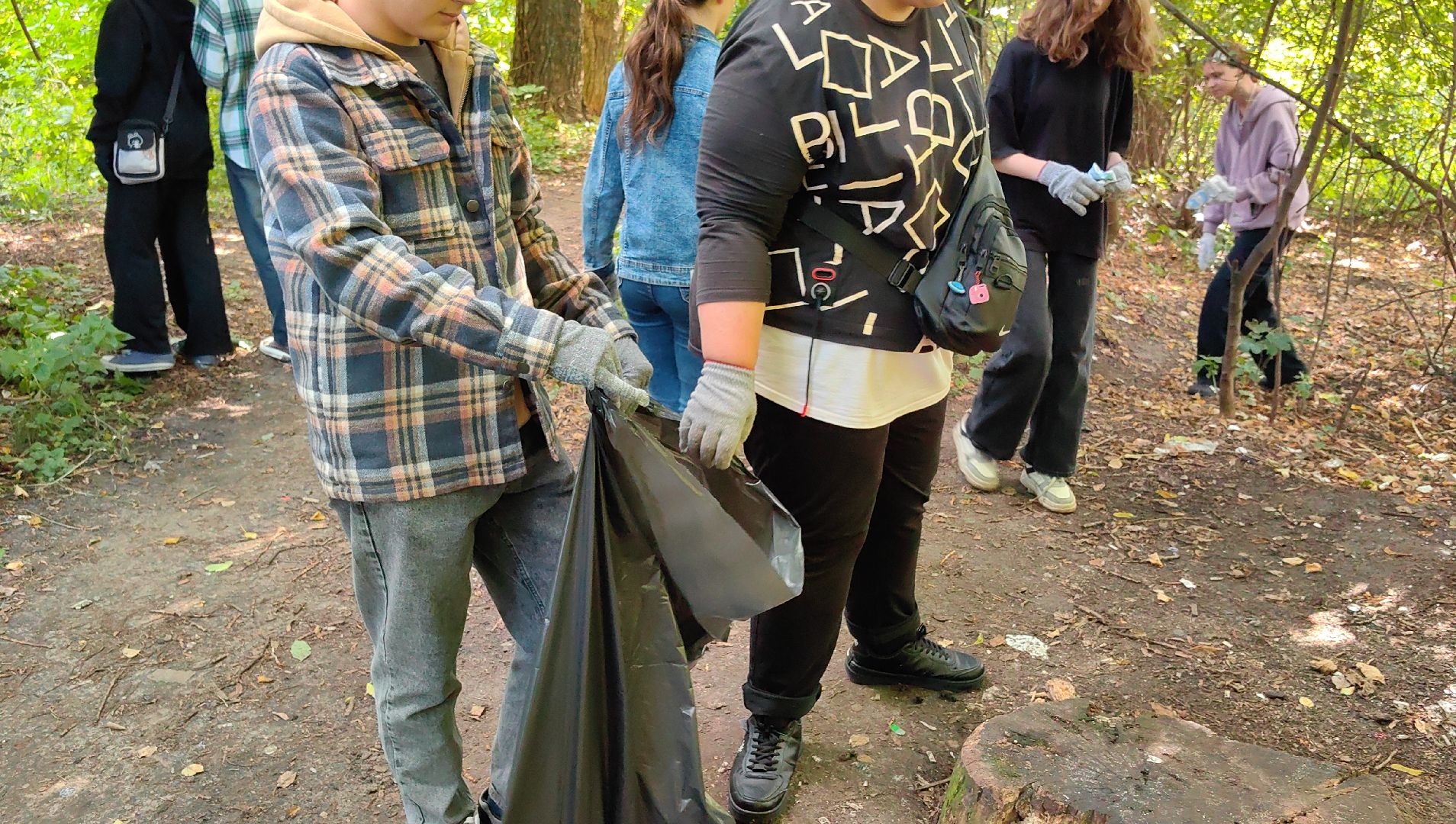 трудовые бригады, уборка территории, мешки мусора, подростки, прибрежные зоны, щёлково,