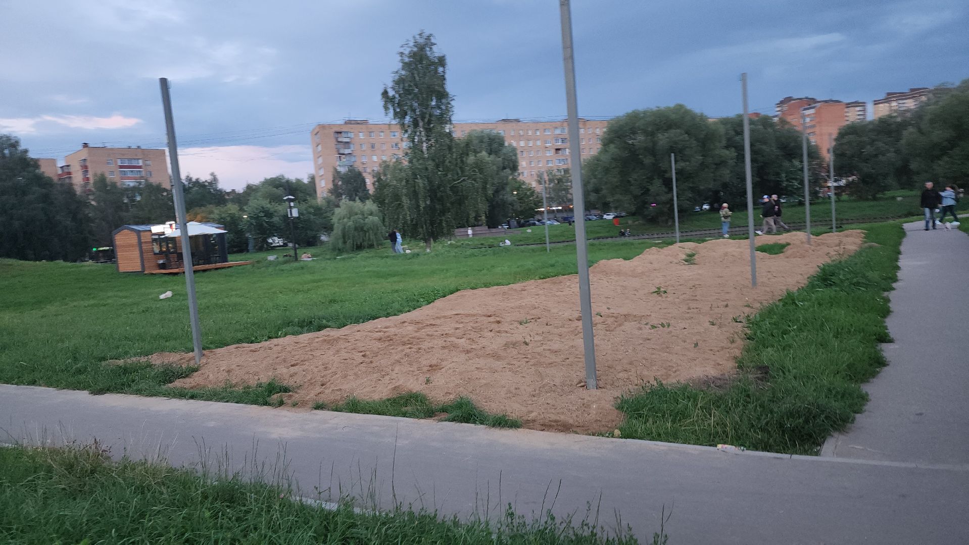 долгопрудный, центральный парк, урны, пешеходная дорожка, волейбол,